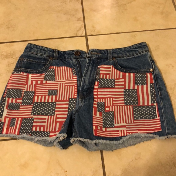Forever 21 American Flag Shorts - Picture 2 of 4